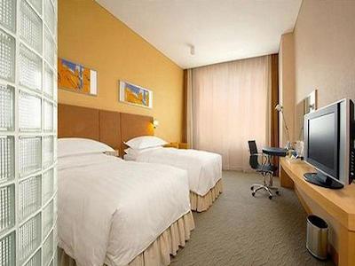 هالیدی این اکسپرس شانگدی