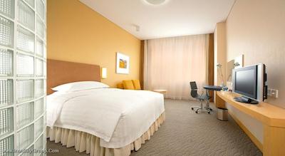 هالیدی این اکسپرس شانگدی