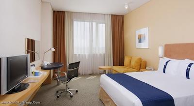 هالیدی این اکسپرس شانگدی