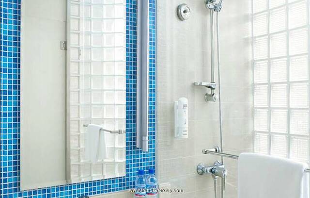 هالیدی این اکسپرس شانگدی