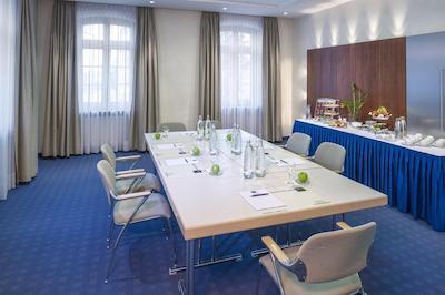 مرکور هتل مونچن آیرپرت فریسینگ