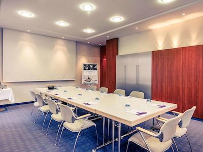 مرکور هتل مونچن آیرپرت فریسینگ