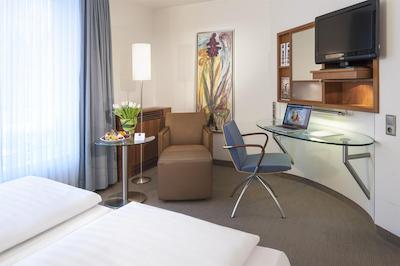 مرکور هتل مونچن آیرپرت فریسینگ