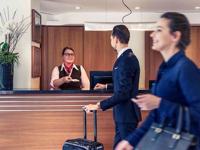 مرکور هتل مونچن آیرپرت فریسینگ