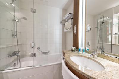 مرکور هتل مونچن آیرپرت فریسینگ