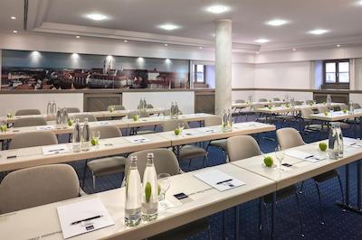 مرکور هتل مونچن آیرپرت فریسینگ