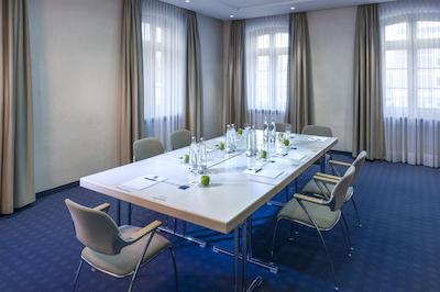 مرکور هتل مونچن آیرپرت فریسینگ