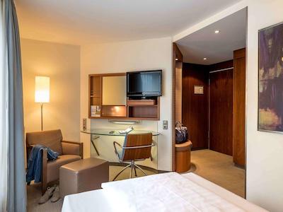 مرکور هتل مونچن آیرپرت فریسینگ