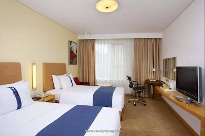 هالیدی این اکسپرس بیجینگ تمپل آو هیون