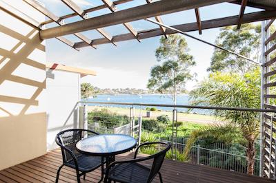 ماجستیک اُاسیز اپارتمنتز