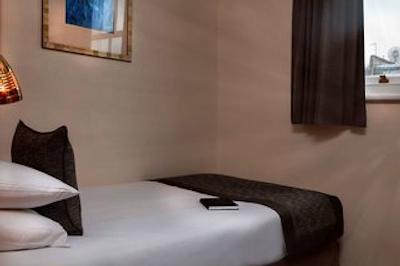 بست وسترن کرنا