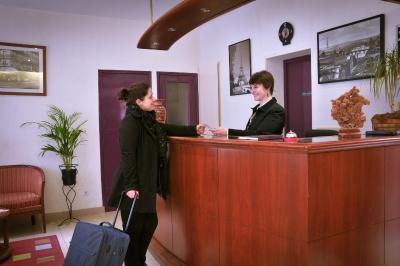 هیپتل پاریز لیلاز گامبتا