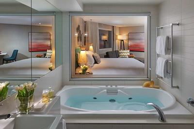 کرون پرمناد پرد