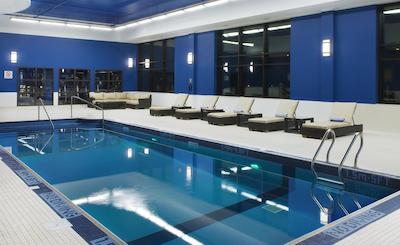 فور پوینتز بای شراتون وینیپگ اسود