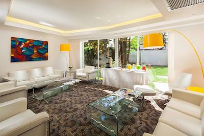 لز تاجیبز هتل اند کنونشن سنتر