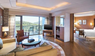 د یولوکس ششان شانگهای ای تریبوت پرتفلیو هتل