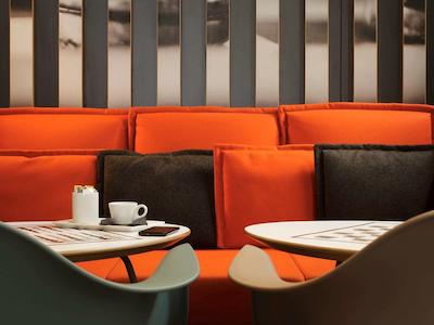 ایبیز لندن اکسسل دکلاندز هتل