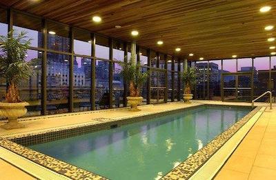 ل اسکوار فیلیپز هتل اند سویتز