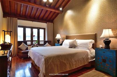 رد وال گاردن