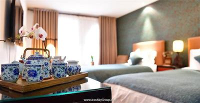 رد وال گاردن