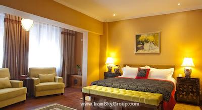 رد وال گاردن