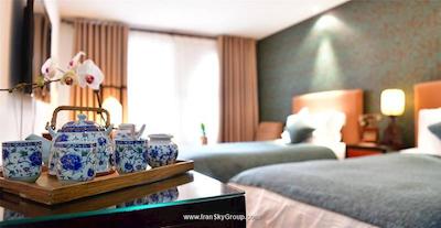 رد وال گاردن