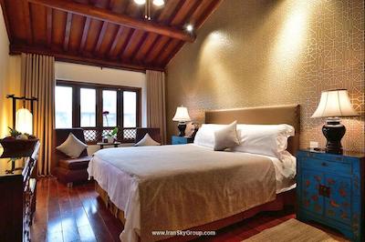 رد وال گاردن