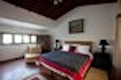 رد وال گاردن