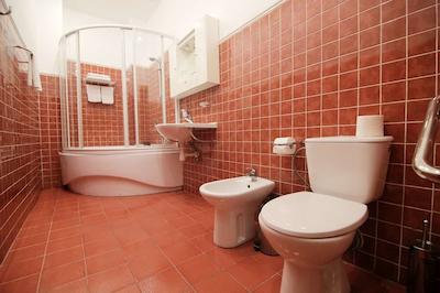 نومبر 21 بای دبی