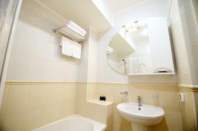 نومبر 21 بای دبی