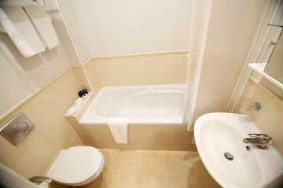 نومبر 21 بای دبی