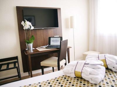 هتل مرکور انجرز لاک د مین