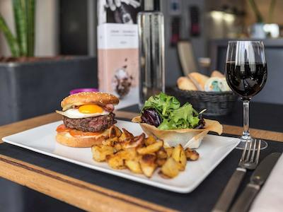 هتل مرکور انجرز لاک د مین