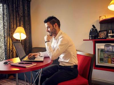 هتل مرکور بلویز سنتر