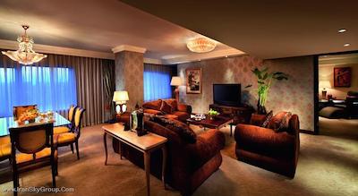 سان ورلد داینستی