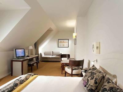 مرکور رامبویلت رلز دو چاتیو