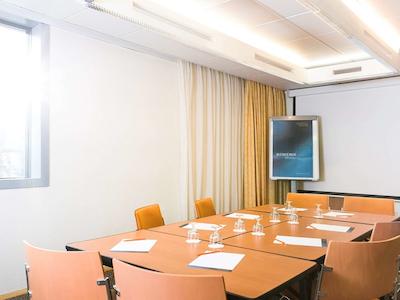 نوتل گرنبل سنتر