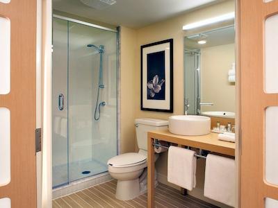 نوتل منتریل آیرپرت