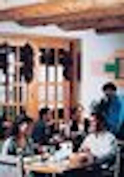 کورتیارد پاج ات لاک پول