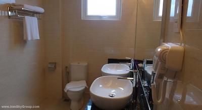 مترو هتل بوکیت بینتانگ