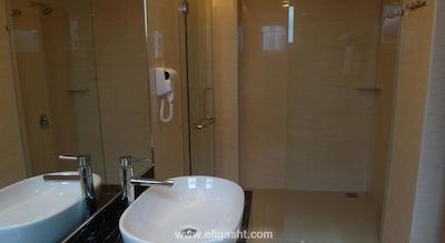 مترو هتل بوکیت بینتانگ