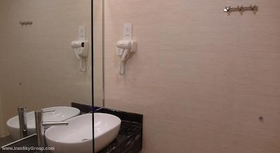 مترو هتل بوکیت بینتانگ