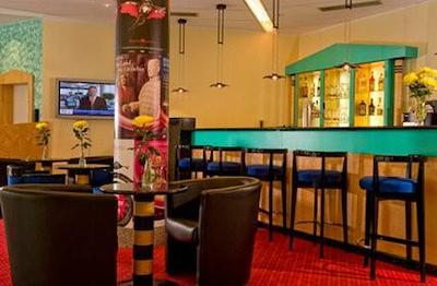 ازیموت هتل درسدن