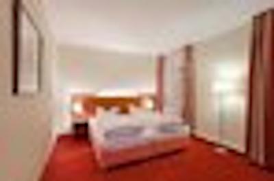 ازیموت هتل درسدن