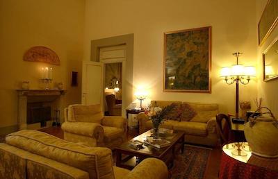 پالازو مانانی فرنی