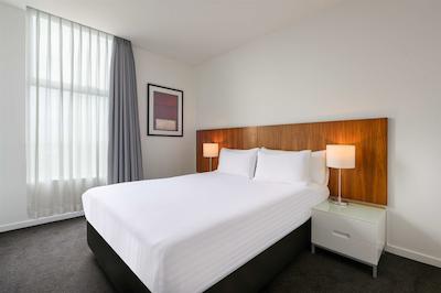 ادینا اپارتمنت هتل ملبورن اُن فلیندرز