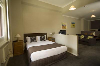 مانشنز اُن پولتنی