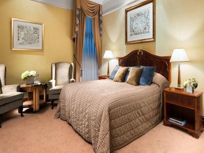 است جامز کورت