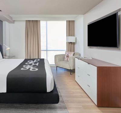 است جامز کورت