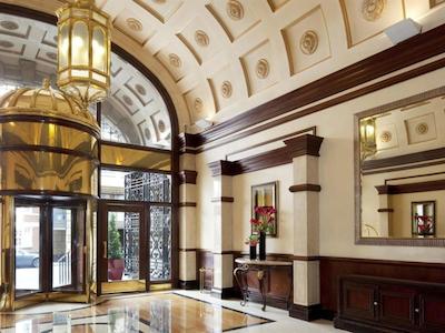 است جامز کورت